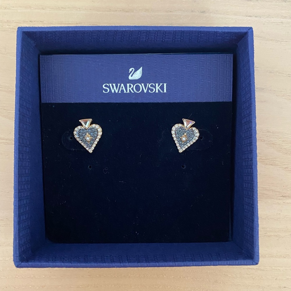Swarovski tarot magic
Gold-Tone Crystal Spade Stud Earrings